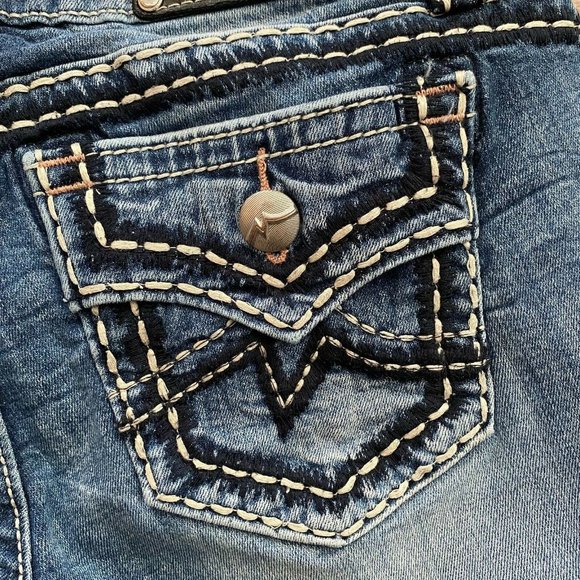 Miss Me 27 Easy Bermuda Denim Shorts Actual W 29.5 x I 9 3/4 - Picture 8 of 10